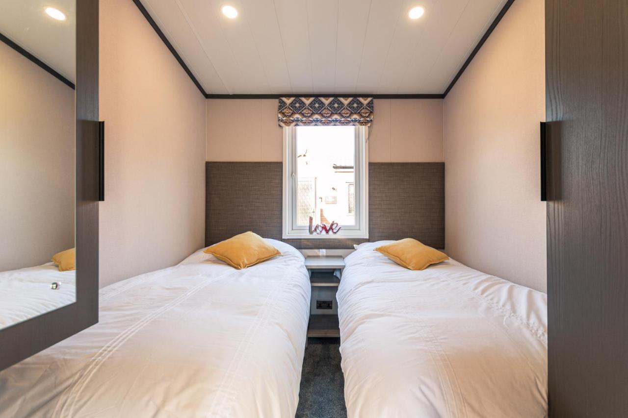 Ebor Lodge With Hot Tub 波克灵顿 外观 照片